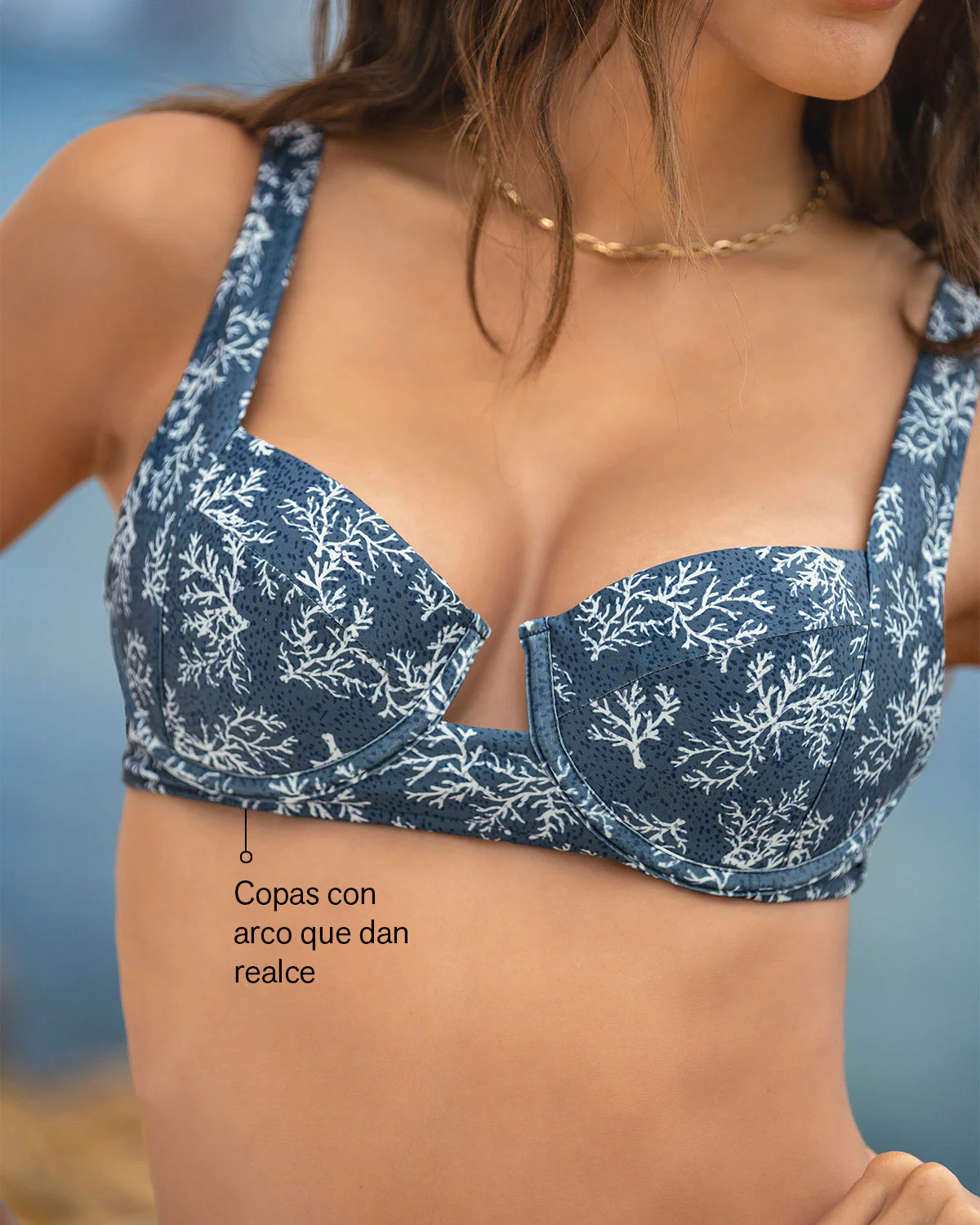 Bikini con calz贸n tiro alto y top corsetero - Imagen 3