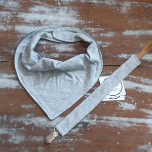 Set de Babero bandana ( algodón doble ) y porta-chupetes