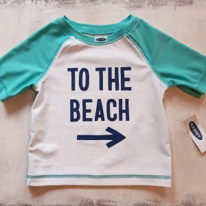 Remera protección UV + 50  OLD NAVY Graphic Rashguard & Printed Swim