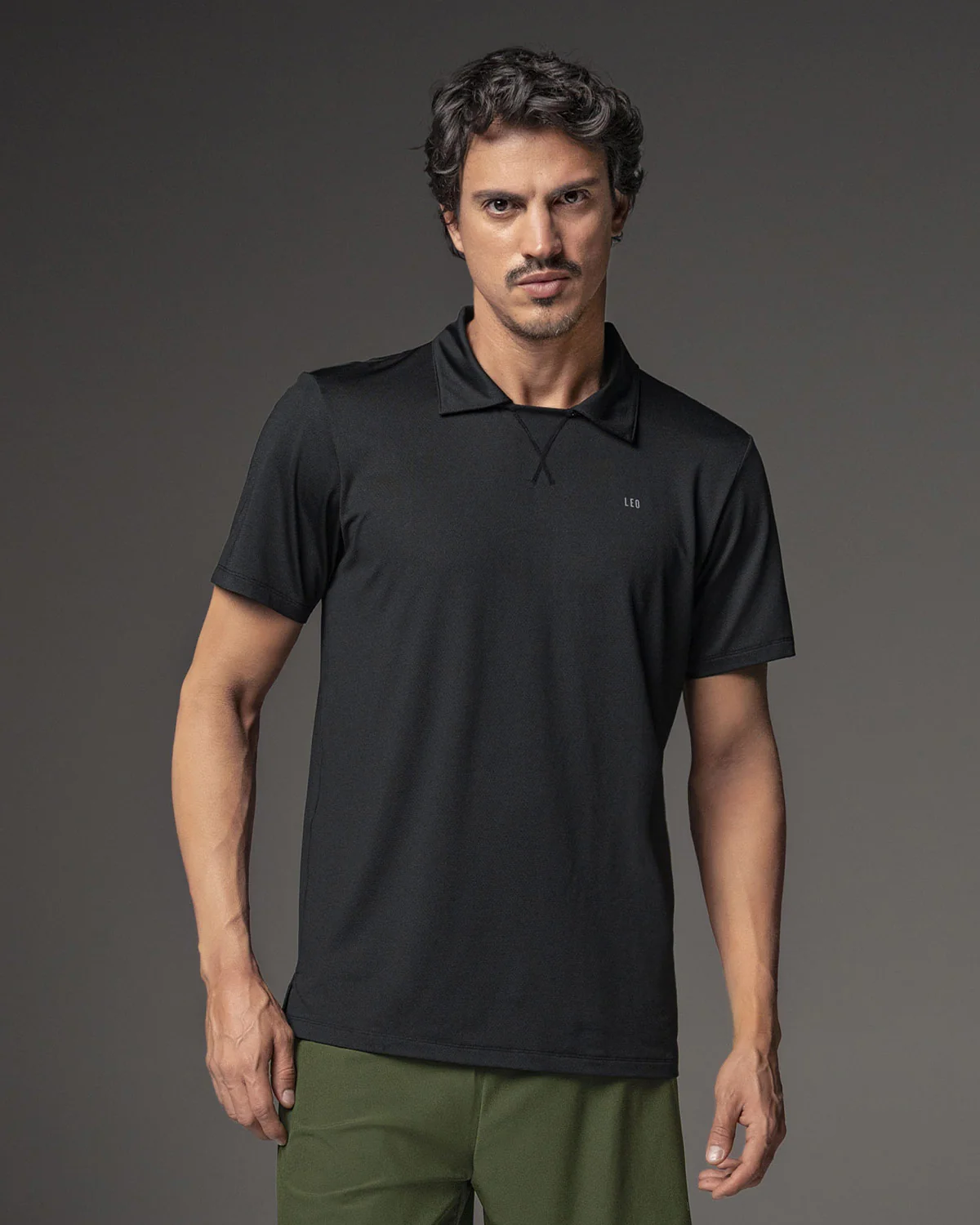 Camiseta deportiva transpirable con cuello tipo polo - Imagen 6