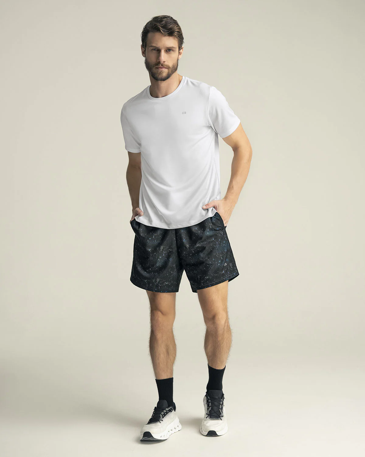 Short deportivo con bolsillos funcionales - Imagen 4