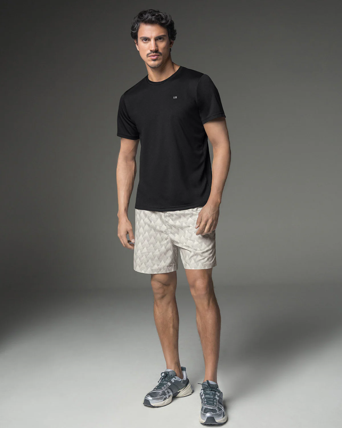 Short deportivo con bolsillos funcionales - Imagen 9