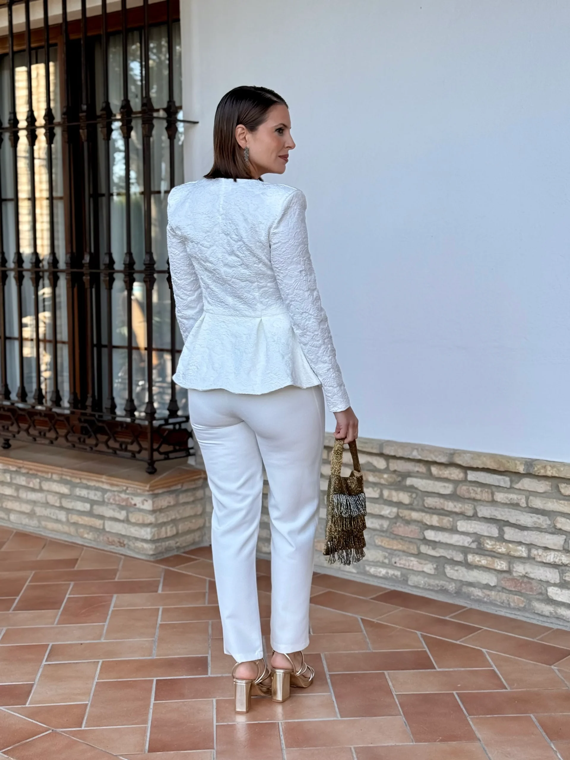 Conjunto Blanco de Chaqueta Brocada y pantal贸n Recto - Imagen 6