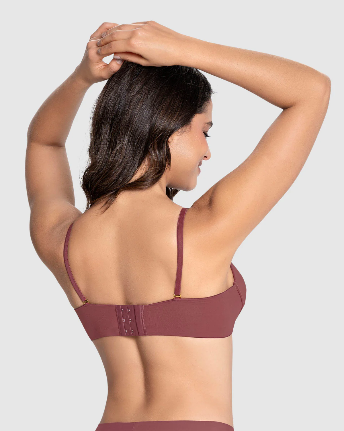 Brasier ultraliviano con copas internas fijas - Imagen 6