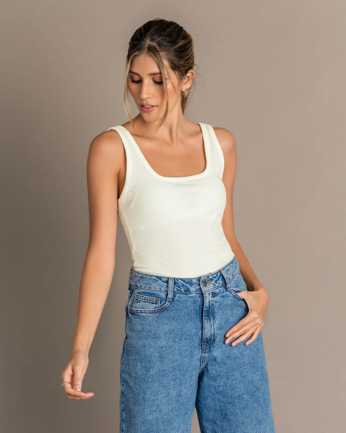 Top manga sisa con cuello en U y espalda descubierta - Imagen 9