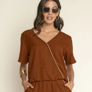 Blusa manga corta de escote en V cruzado