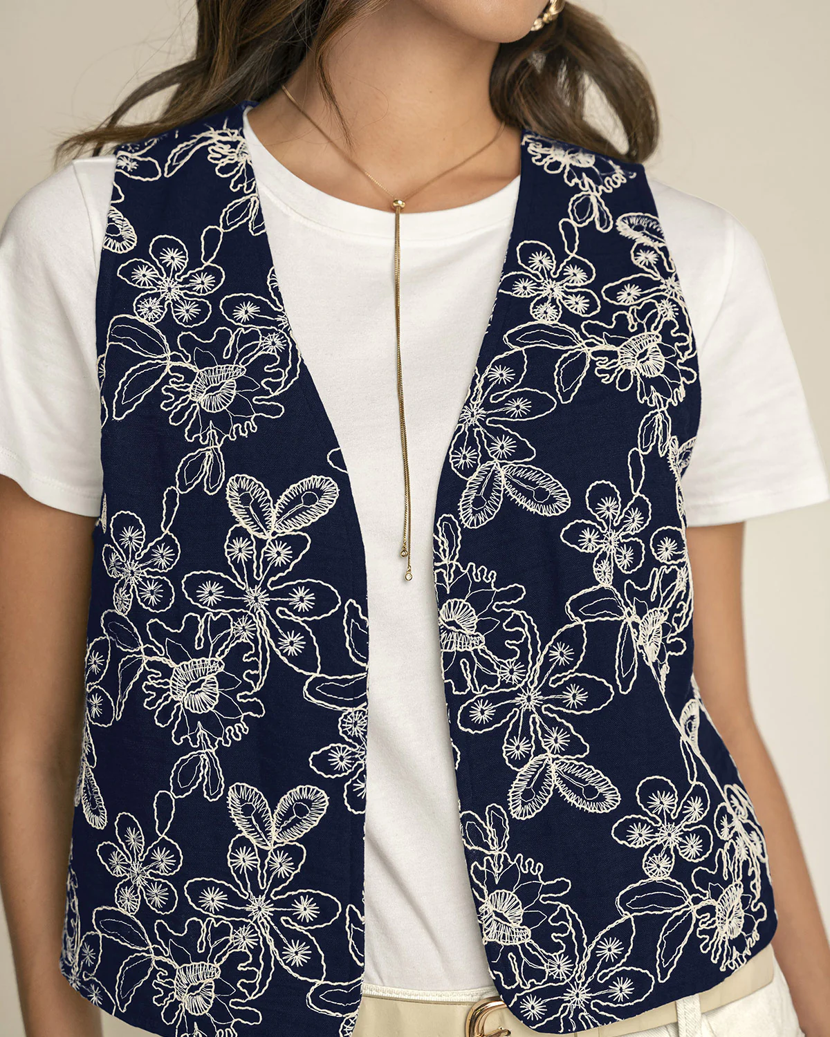 Chaleco manga sisa abierto en tela bordada - Imagen 3