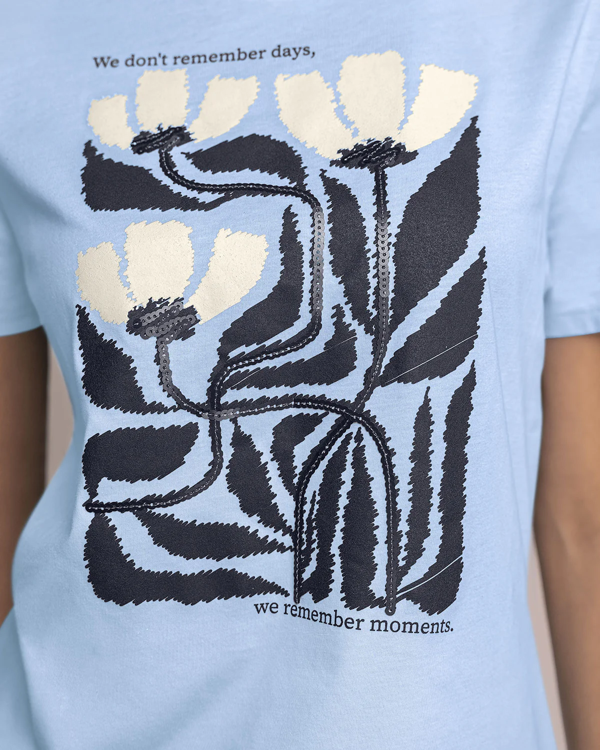 Camiseta manga corta en algod贸n con estampado en frente - Imagen 6