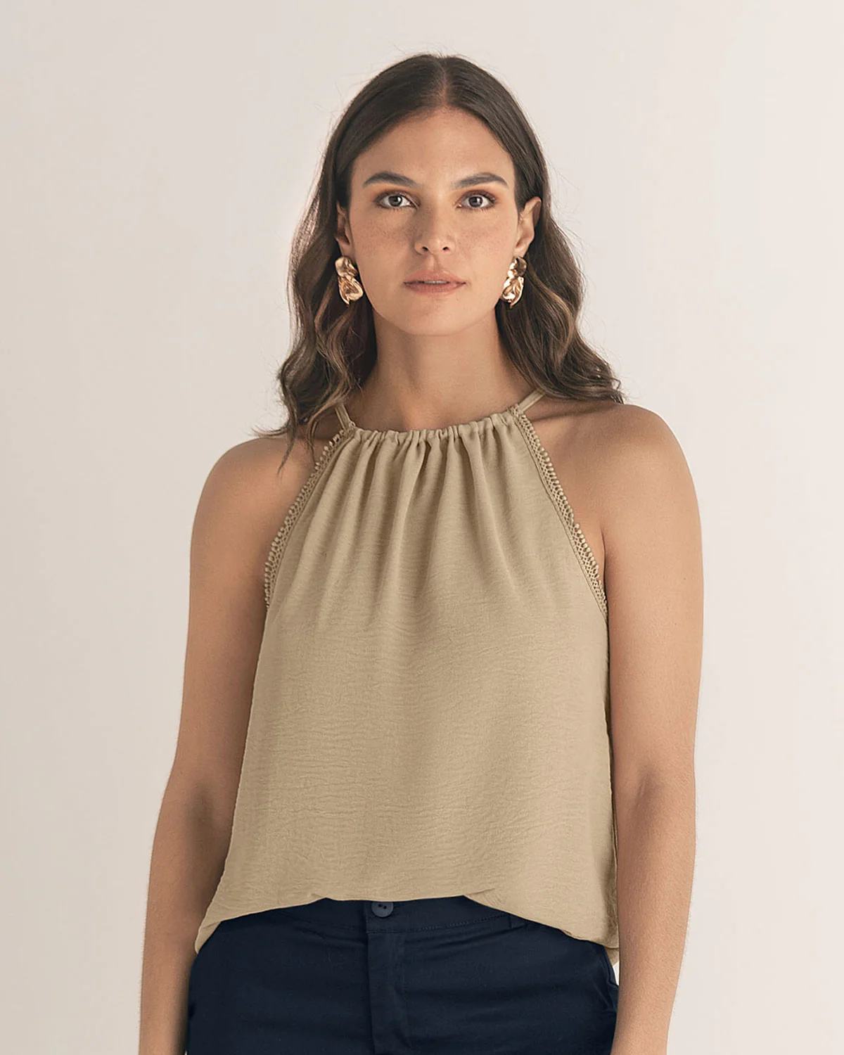 Blusa cuello halter en tela craquelada - Imagen 9