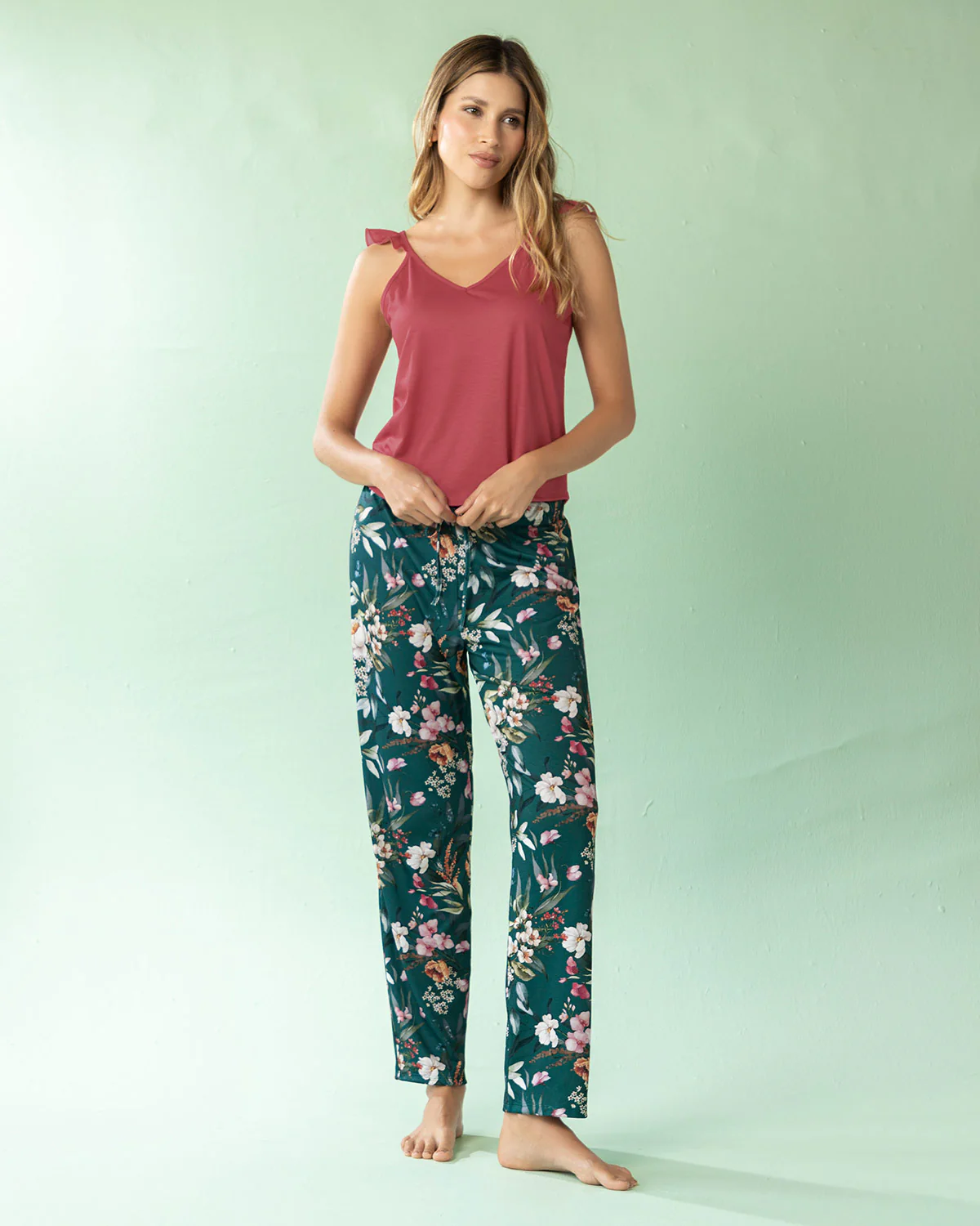 Camiseta con vuelo en borde en cargaderas - Imagen 4