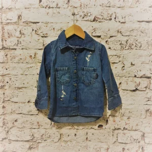 Camisa de jeans Flor bordada Te Toca a Ti