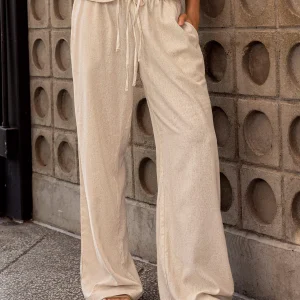 Pantalón bota recta en tela tipo lino grueso