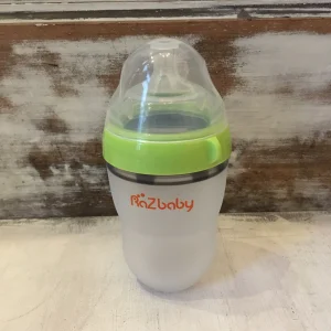 Mamadera 100% de silicona 250 ml Raz Baby