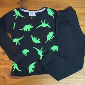 Pijama 2 piezas 100% algodón hipoalergénico Modelo Dinosaurios flúor